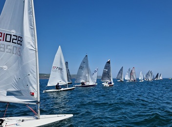 front dinghy 352 260